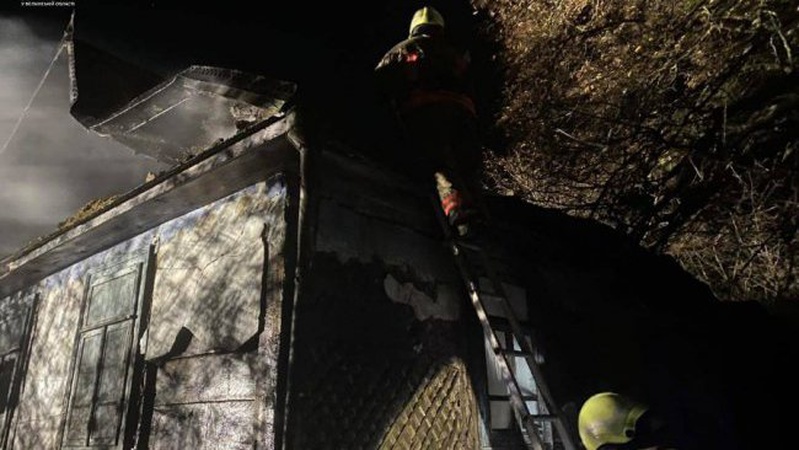 На Волині горіли два житлові будинки, хата-пустка та господарська споруда