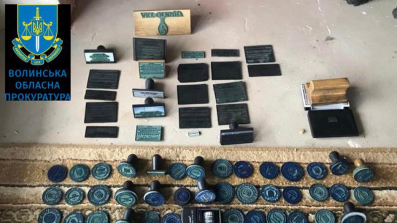 3 тисячі доларів за пакет документів: судитимуть волинянина, який допоміг 16 ухилянтам виїхати за кордон