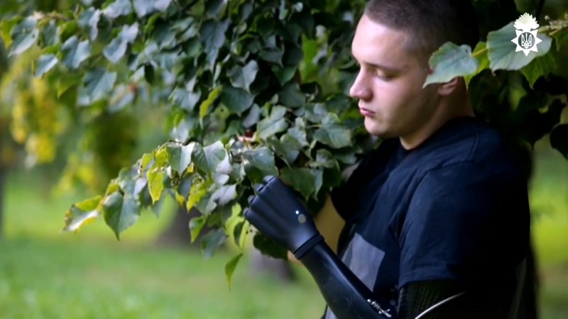 Боєць волинської Нацгвардії, якому відсікло міною руку, хоче повернувся на службу