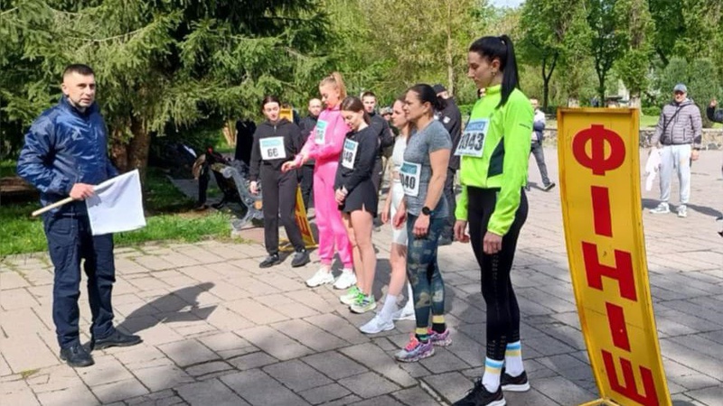 Патрульні долучилися до легкоатлетичного кросу у Луцьку з нагоди 100-річчя ФСТ «Динамо» України
