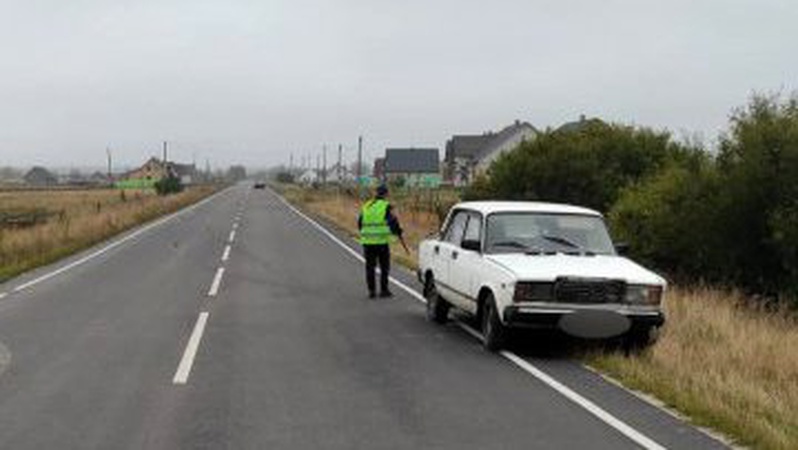 На Волині 15-річна мотоциклістка з 10-річним пасажиром врізалися в ВАЗ