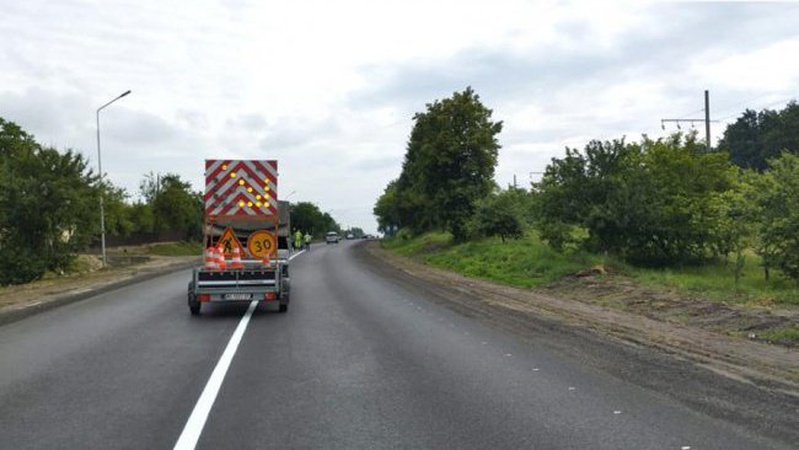 На трасі Луцьк – Ківерці завершують ремонт, нині наносять розмітку. ФОТО