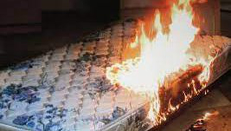 У Луцьку на Сухомлинського на балконі багатоповерхівки загорівся матрац