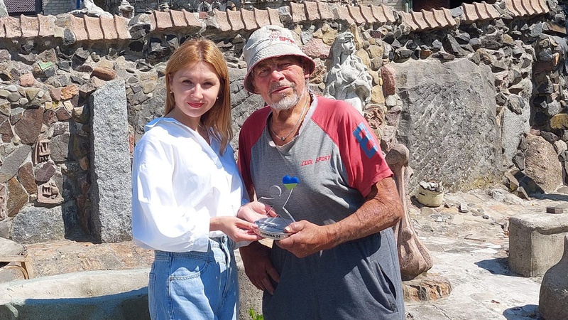 Луцький скульптор Микола Головань отримав нагороду від відомого українського телеканалу