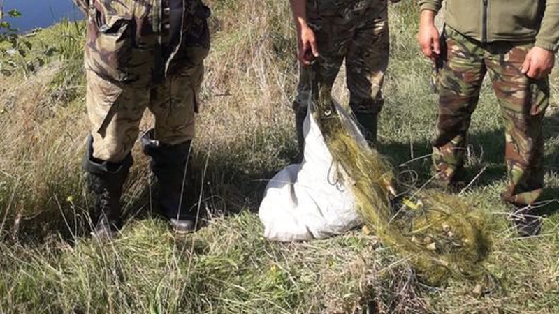 У річці Турія на Волині виявили браконьєрські рибальські сітки. ФОТО