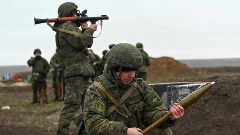 РФ розширює військову базу та аеродром в білоруському Лунинці – ЗМІ