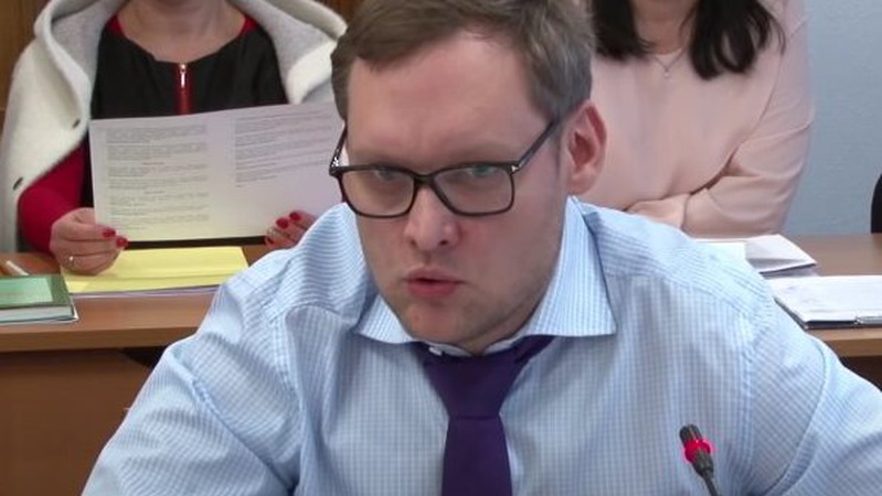 Брат заступника голови ОП Андрія Смирнова збагачується під час  війни