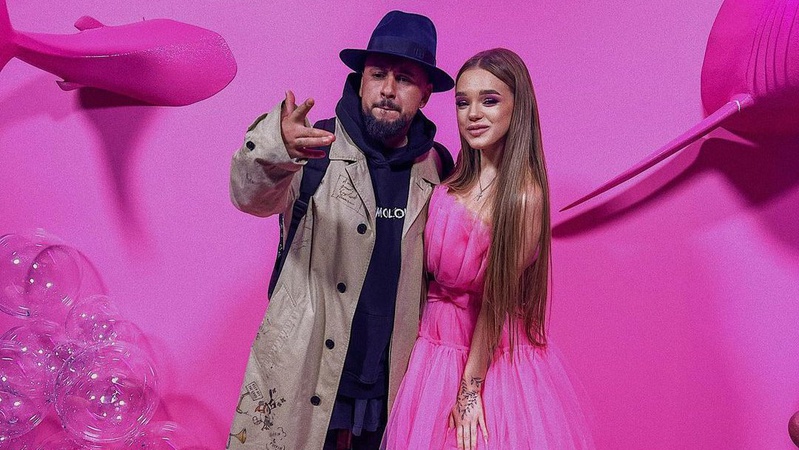 Відома блогерка розсекретила гонорар співака з Луцька Монатіка