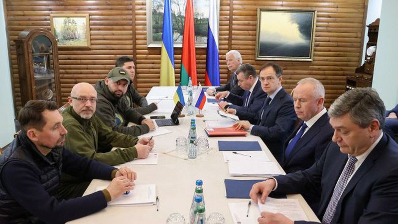 Не підпишемо документ із правом вето для РФ, – Арахамія про мирний договір