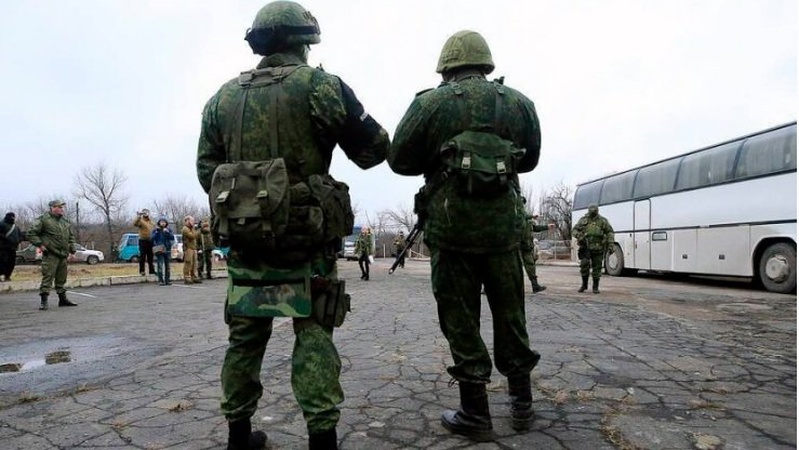 Окупанти вивозять з Луганська свої сім’ї, – Генштаб