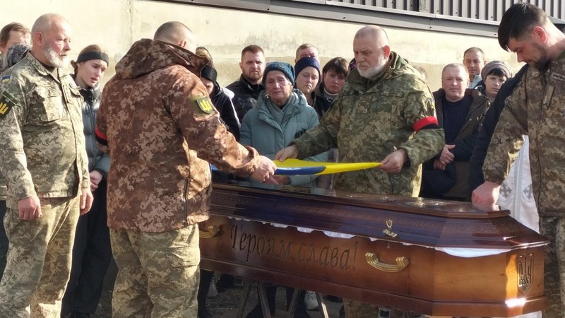 «Боронив рідну землю з перших днів війни»: у Рожищі попрощалися з загиблим Героєм Олександром Хановим