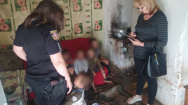 Від горе-батьків на Волині забрали 7 дітей. ФОТО