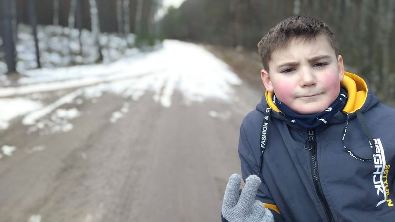 На Рівненщині третьокласник збирає донати на ЗСУ завдяки відеовіршам