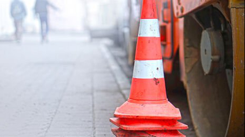 Компанія з оточення Коломойського у 2021 році заробила на «Великому будівництві» Зеленського 7,9 млрд гривень