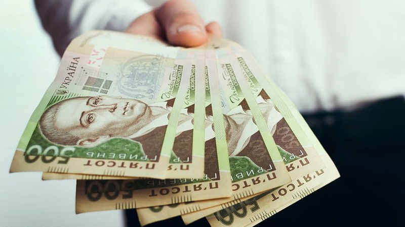 На Волині митник зі спільником встановили таксу за проїзд через кордон авто з товаром