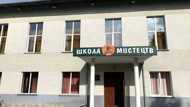 Хто у Нововолинській дитячій школі мистецтв може навчатися безоплатно