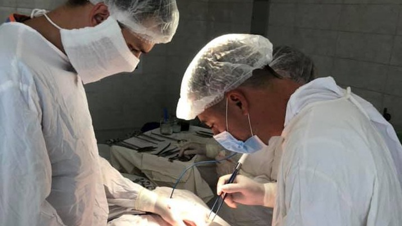 Три роки мучився: на Волині чоловіку видалили чималу пухлину з шиї