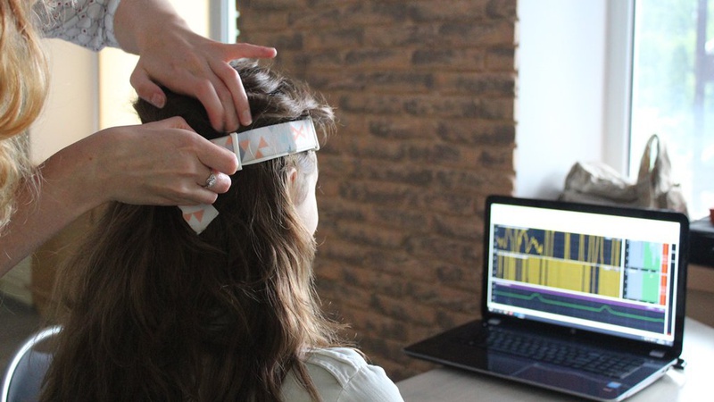 У луцькому виші з’явився апарат, що вчитиме релаксувати та концентрувати увагу