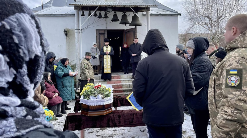 На Волині в останню дорогу провели полеглого на війні Героя. ФОТО