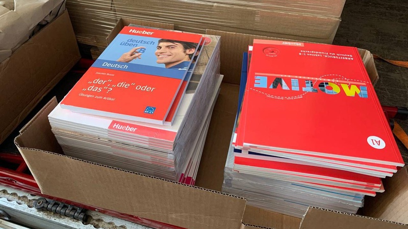 Занизили вартість утричі: волинські митники викрили оборудку при ввезенні підручників з німецької