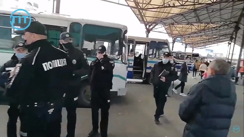 Волинський адвокат розкритикував «юридичні» поради антивакцинаторів