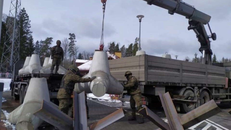 Встановлюють протитанкові їжаки: Польща почала зміцнювати кордон із білоруссю