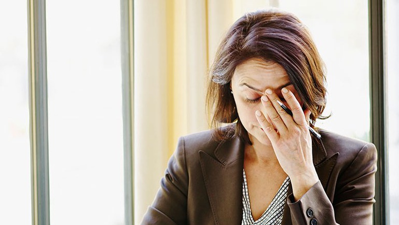 Оговтуємося від ковіду: правда про мігрень, перепади настрою і «треба прокапатись». ВІДЕО