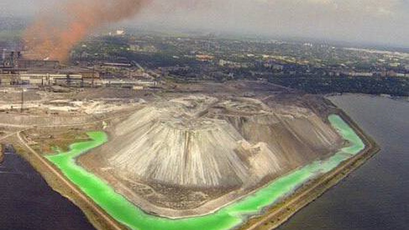 Є загроза повного вимирання Азовського моря через бомбардування «Азовсталі», – міськрада Маріуполя