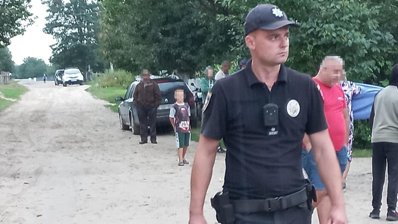 Бунт проти поліціянтів: у Ківерцях люди перешкоджали обшукам незаконної порубки лісу