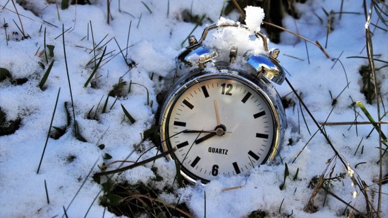 Україна перейшла на зимовий час