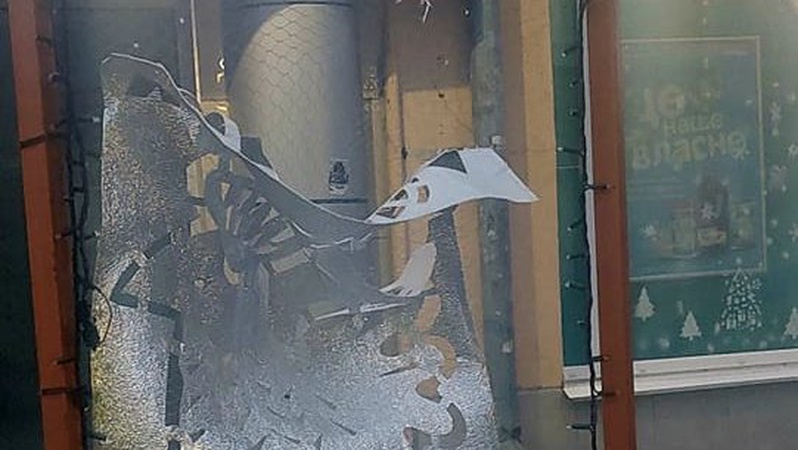 У Луцьку вандалам не йметься: пошкодили ще кілька новорічних витинанок