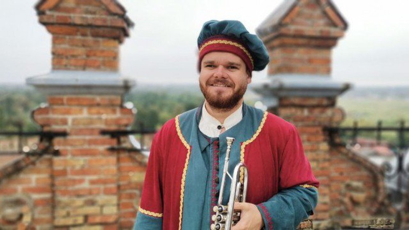 У Луцьку кликун зібрав на зарядні станції військовим понад 100 тисяч гривень