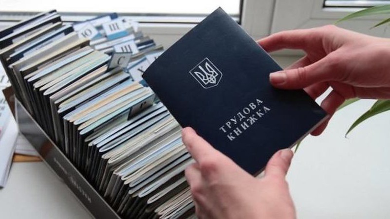 Іноземцю-директору волинського підприємства вручили припис за нелегальну роботу