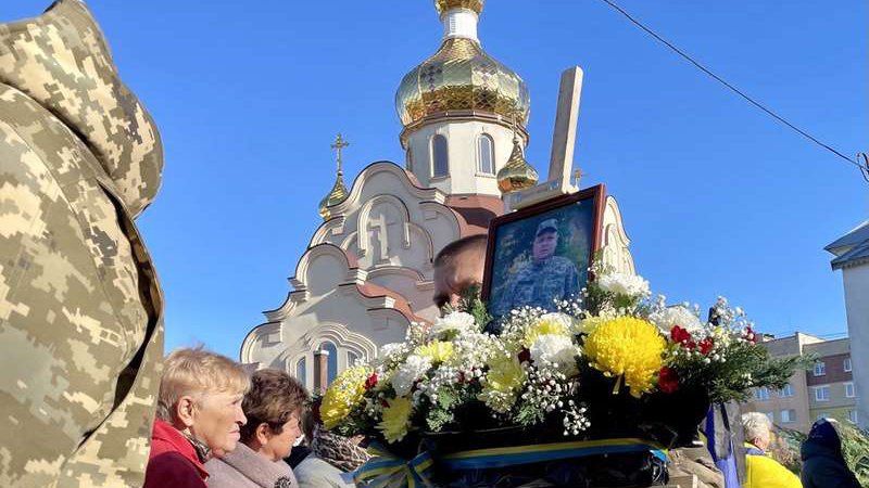 У місті на Волині провели в останню путь Героя Юрія Ковальчука