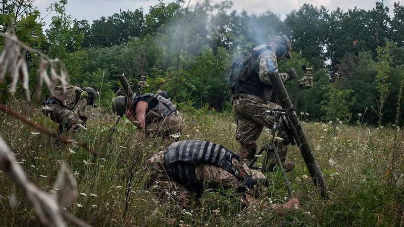Ворог веде наступ на Донеччині, українські захисники утримують рубежі, – Генштаб ЗСУ