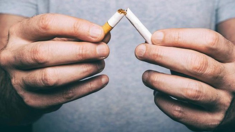 На Волині судили підлітка, який курив у забороненому місці