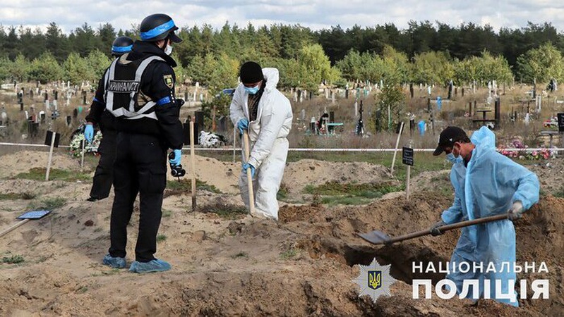 У Лимані завершено ексгумацію тіл на місці масового захоронення військових