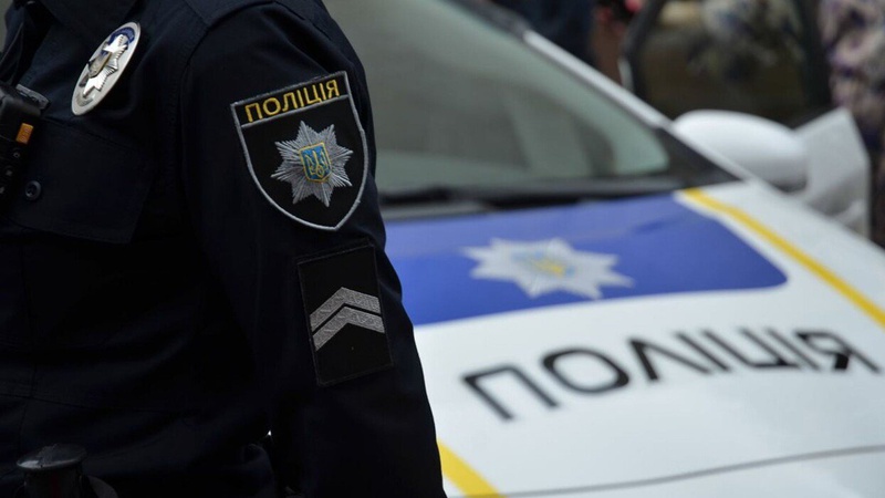 У Луцьку копи завезли п’яного водія на огляд до лікарні, а той дременув із авто