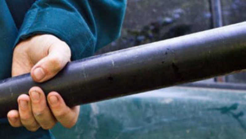 На Волині 70-річний чоловік побив металевою трубою дочку