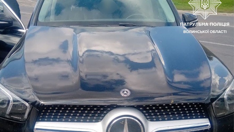 У Луцьку спіймали водія Mercedes, який пролетів на червоне світло