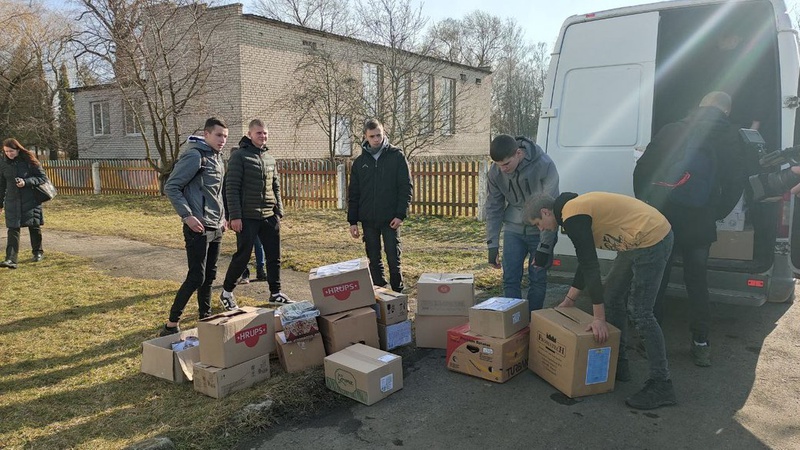 З села на Волині щотижня відправляють допомогу бійцям на Схід. ВІДЕО