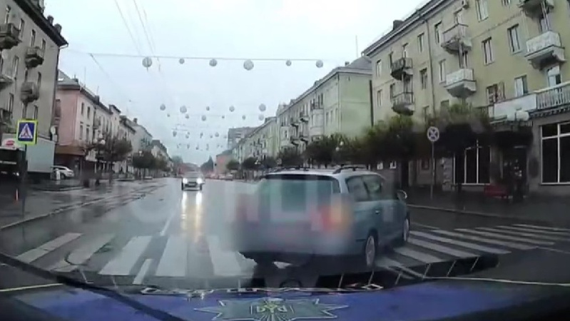 П’яний та з підробленим водійським посвідченням: у Луцьку спіймали порушника ПДР