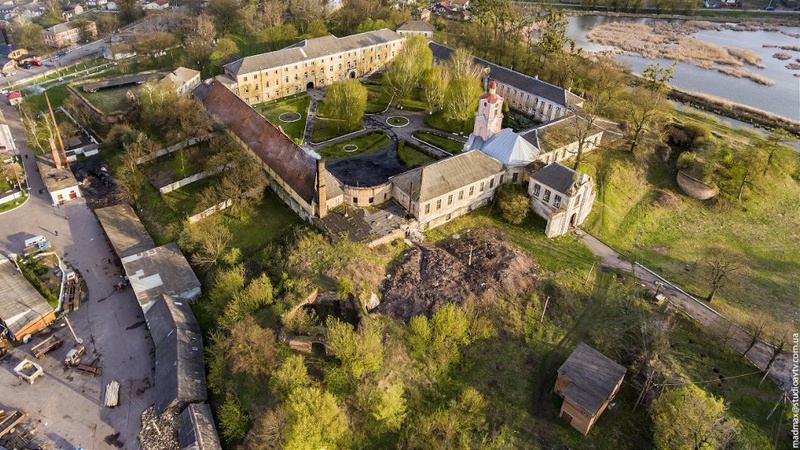 «Велика реставрація Олицького замку»: нащадки Радзивіллів поспішають на допомогу