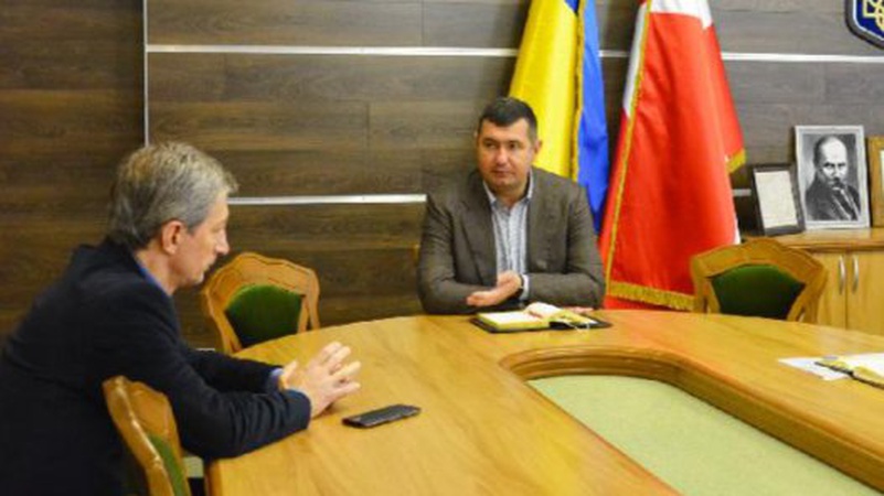 Ковельські «майбахівці» проти планів обласних партійних босів ліквідувати статус Ковельського медичного коледжу