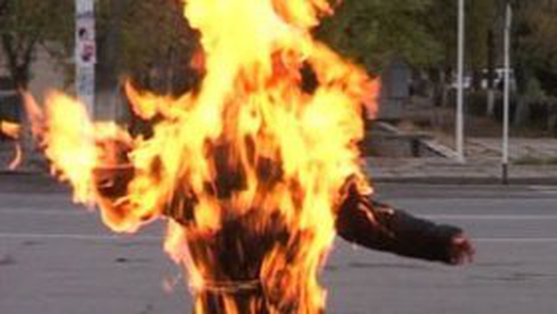 В місті на Волині пенсіонер сам себе підпалив і помер від опіків. ФОТО +18