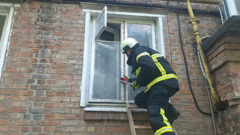 «Живий, але почувався зле»: у Луцьку до пенсіонера викликали рятувальників