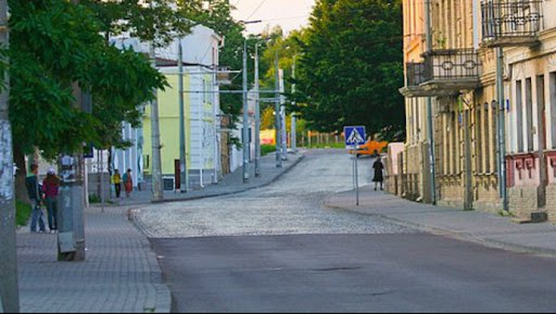 На одній із вулиць Луцька залатають ями