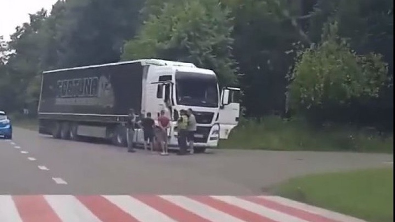 Поблизу Луцька зіткнулися дві вантажівки