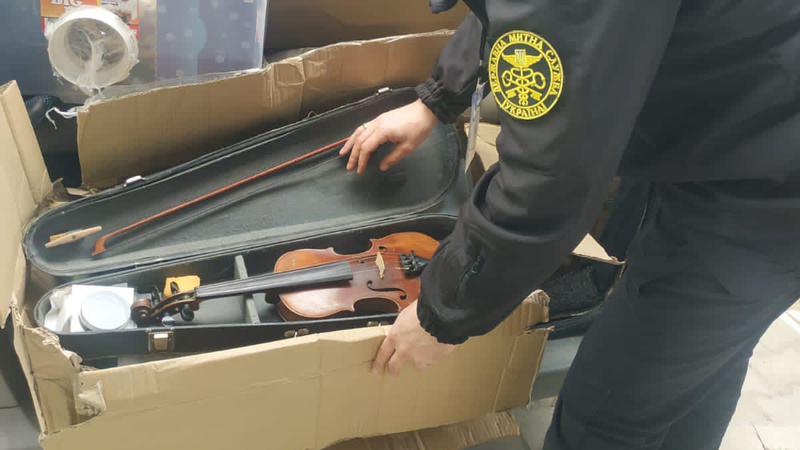 З України намагалися вивезти скрипку Страдіварі 1742 року