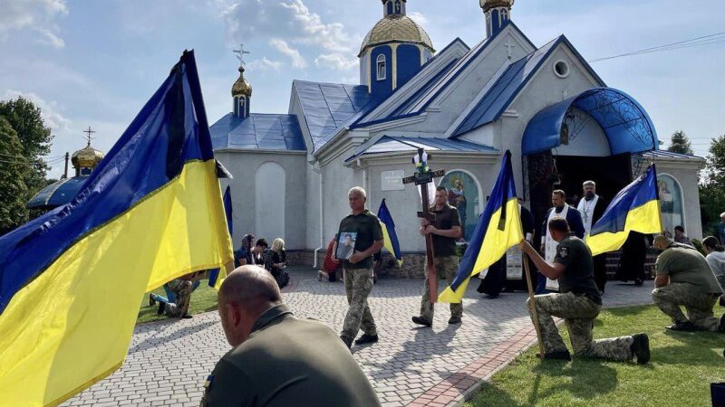 У громаді на Волині провели в останню дорогу двох Героїв. ФОТО